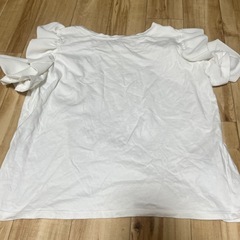 ZARA✨肩出しフリルTシャツ✨きれいめスタイルにも✨の画像