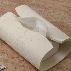 ティッシュケースとソープポンプの画像