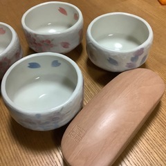 食器セットの画像