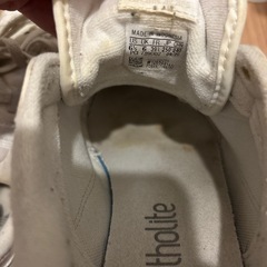 adidas スニーカー　ホワイトの画像