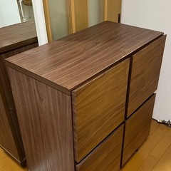 ４つ扉　脚付きキャビネット　ブラウン　茶　　の画像