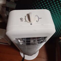 アイリスオーヤマ　赤外線ヒーター　配達無料！の画像