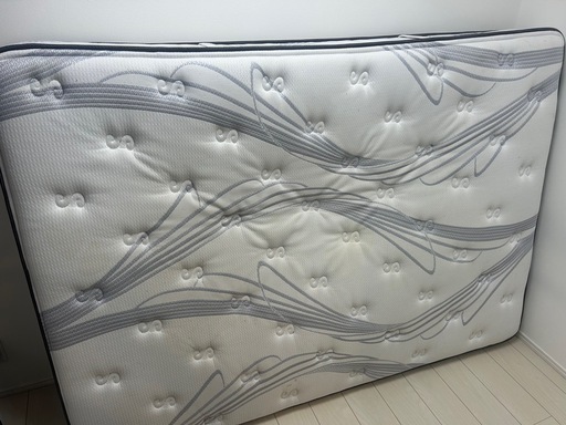 シモンズ　ダブルサイズ
マットレス