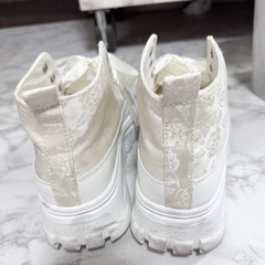 🤍レース柄厚底スニーカーの画像