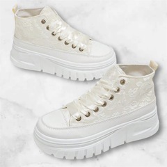 🤍レース柄厚底スニーカーの画像