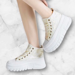 🤍レース柄厚底スニーカーの画像