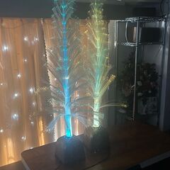 クリスマスツリー・光ファイバーツリー　吊り型に変更済　２本　替えライト２個付き　ACアダプター　箱付の画像