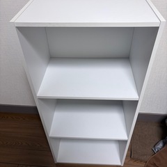 白カラーボックスの画像