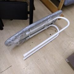 たった1500円　お洒落な　アイロン台　アイロンの画像