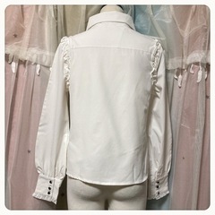 ハートモチーフ フリル 長袖 ブラウス 白 夢可愛いの画像