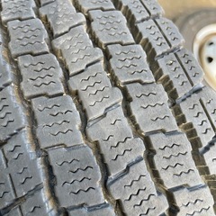 スタッドレスタイヤの画像