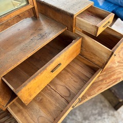 貞子が出て来そうな鏡台の画像