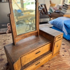 貞子が出て来そうな鏡台の画像