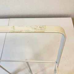 4段パンフレットラックの画像