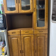 木製食器棚
の画像