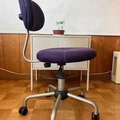 デスクチェア　オフィスチェア　昇降式　キャスター付き　アルミフレームの画像