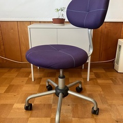 デスクチェア　オフィスチェア　昇降式　キャスター付き　アルミフレームの画像