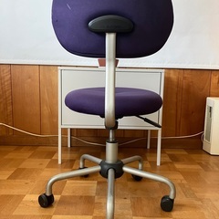 デスクチェア　オフィスチェア　昇降式　キャスター付き　アルミフレームの画像