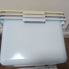 ニトリのカラボ専用収納ケース7個＆専用レール2セットの画像