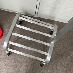 ハンガーラックの画像