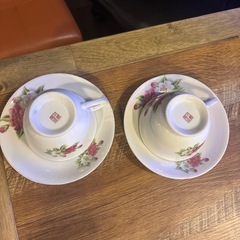 薔薇のコーヒーカップの画像