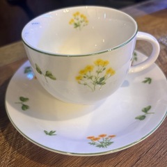 花柄コーヒーカップの画像
