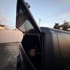 ハイラックスキャノピーの画像