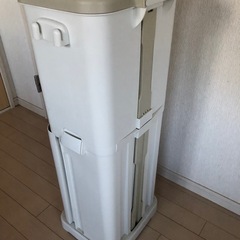 足踏み開閉式ゴミ箱　2段の画像
