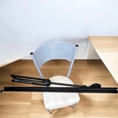 三脚スタンド又は壁に取り付 プロジェクションスクリーン モバイルスクリーン　ホームシアター　　100型　自立式の画像