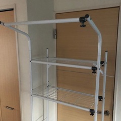 伸縮可能な洗濯物干しの画像