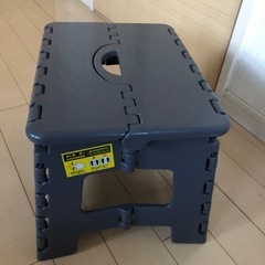 折りたたみ踏み台の画像