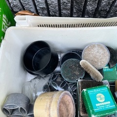 いろいろな花器,剣山などなどの画像