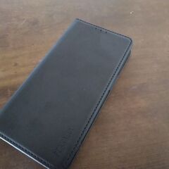 iPhone16e手帳型ケース　画面ガラスプレート付　美品の画像