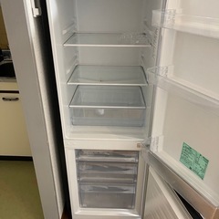 ハイセンス　冷蔵庫・洗濯機(2023年式)と収納棚のセットの画像
