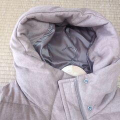 【ユニクロ / M】ベージュ フード付きストレッチウールダウンコートの画像
