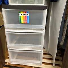 衣装BOX2つの画像