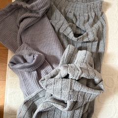 ズボン4本の画像