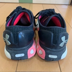ランニングシューズ　アンダーアーマー　24㎝
   スピードフォームの画像