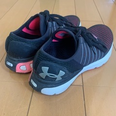 ランニングシューズ　アンダーアーマー　24㎝
   スピードフォームの画像