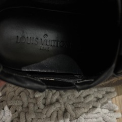 ルイ・ヴィトンスニーカー
の画像