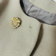 【musemuse】ブローチ付ノーカラー　ロングコート　Fサイズの画像