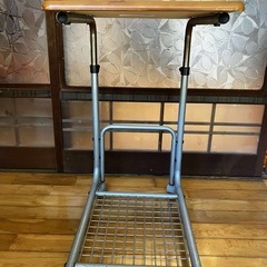 可動式の棚の画像