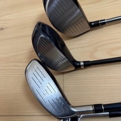 ツアーステージ（TOURSTAGE）のゴルフクラブ とキャディバッグの画像