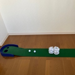 ゴルフパターマット　ゴルフボールの画像