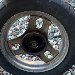 af27 前後タイヤ付き
ホイールの画像