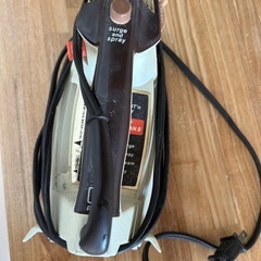 昔のアイロンの画像