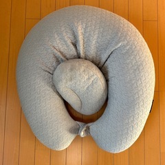 エールべべ 授乳クッションの画像