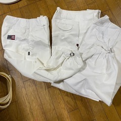 作業用ズボン3枚ベルト2本の画像