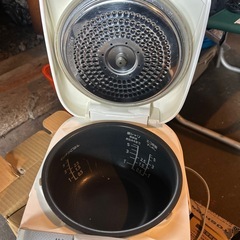 炊飯器　パナソニックsr-hd103の画像
