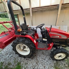 実働トラクターの画像